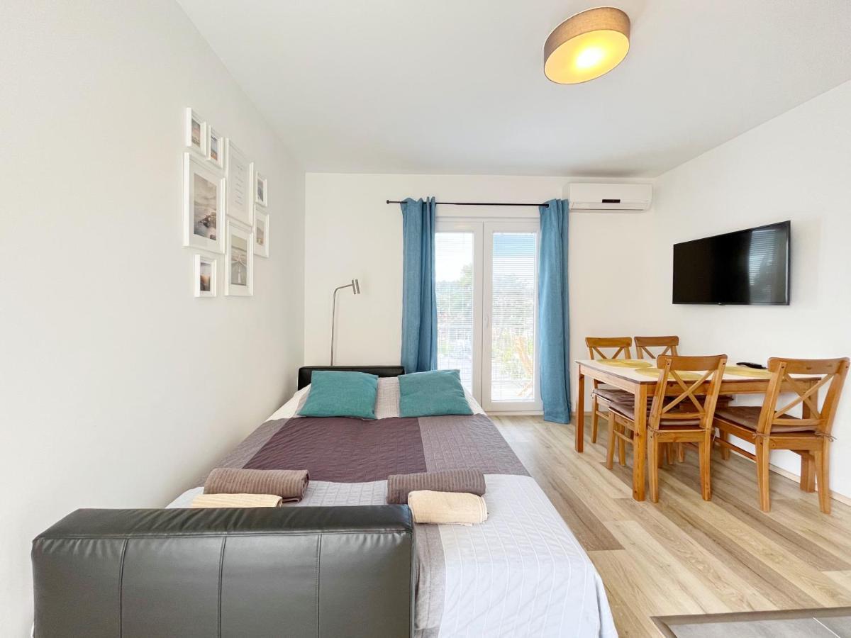 Olive Tree Apartment Stari Grad  Exterior photo